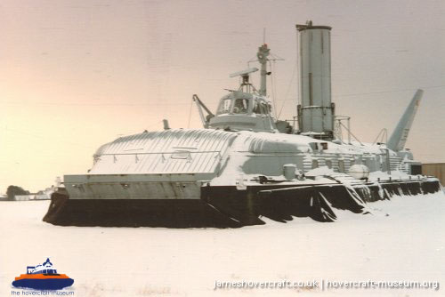 BH7 being moved to The Hovercraft Museum -  (credit: The <a href='http://www.hovercraft-museum.org/' target='_blank'>Hovercraft Museum Trust</a>).